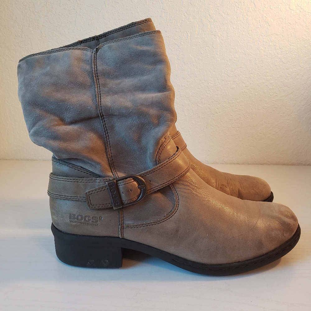 BOGS Carly Mid size 9.5 Buckle Taupe Pull-On Waterproof Leather Boots